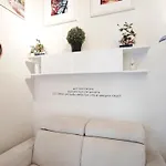 Apartment Dimora As *