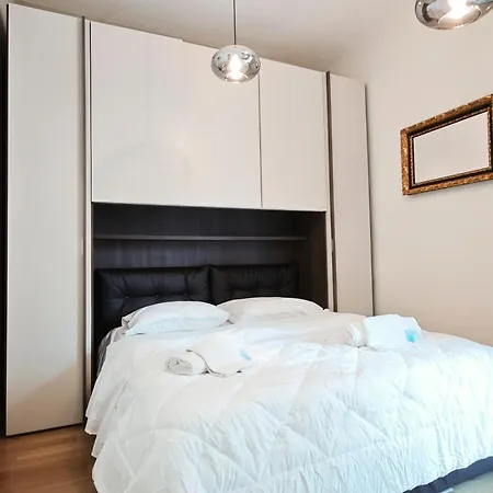 Apartment Dimora As *